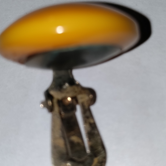 Vintage Bakelite earrings - Picture 5 of 5